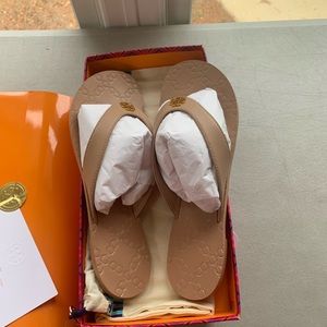 Brand new!! Still in box comes with Dust bag!!